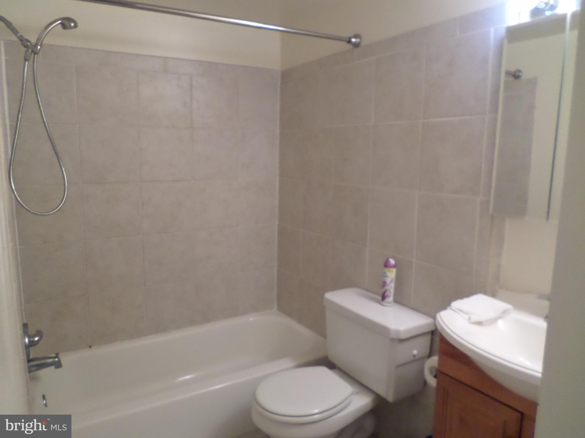 9900 Georgia Avenue, Unit 27707 Silver Spring, MD 20902 - Photo 11 of 29 Bathroom
