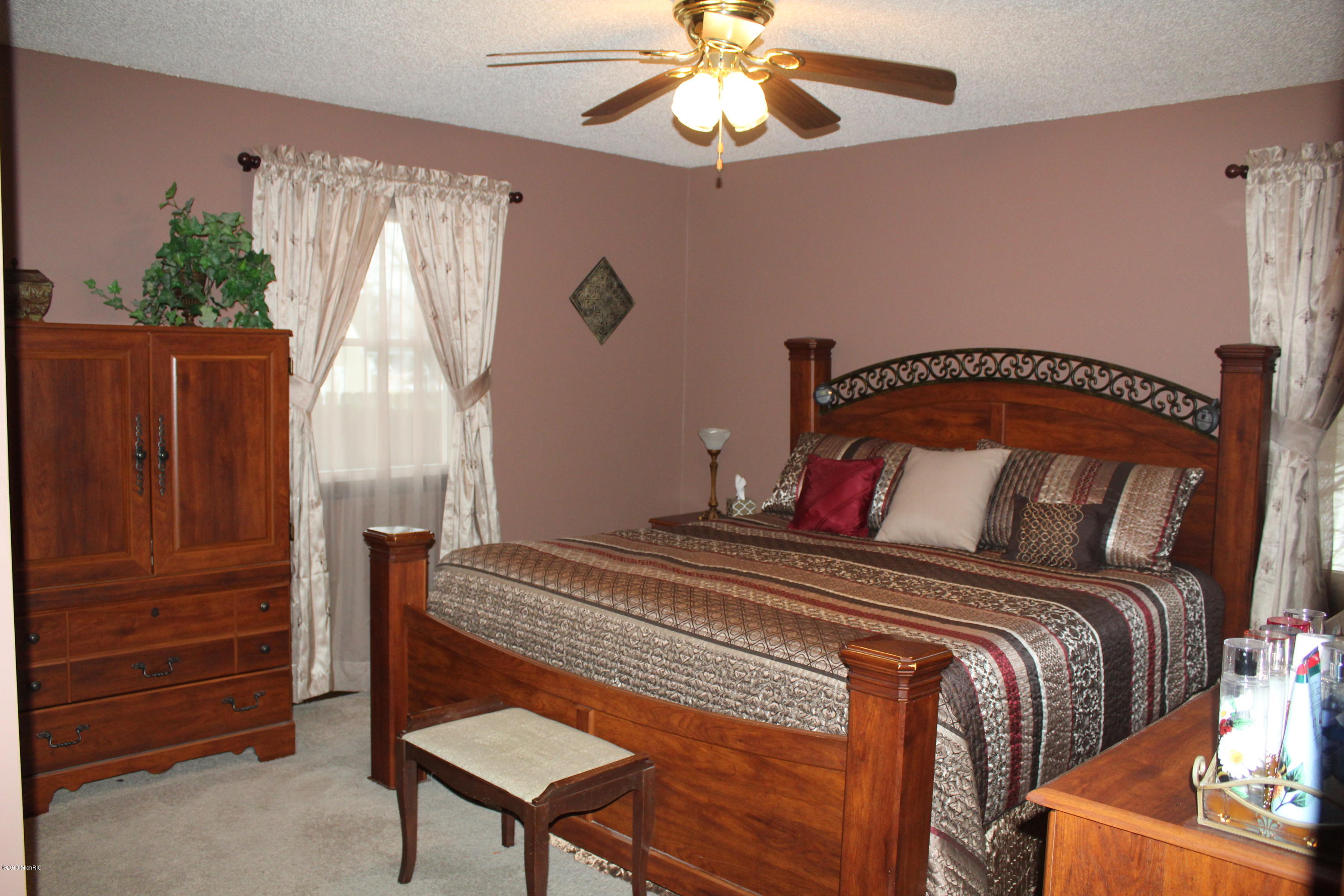 2107 North Sheridan Road Muskegon, MI 49445 - Photo 8 of 16 IMG_0522