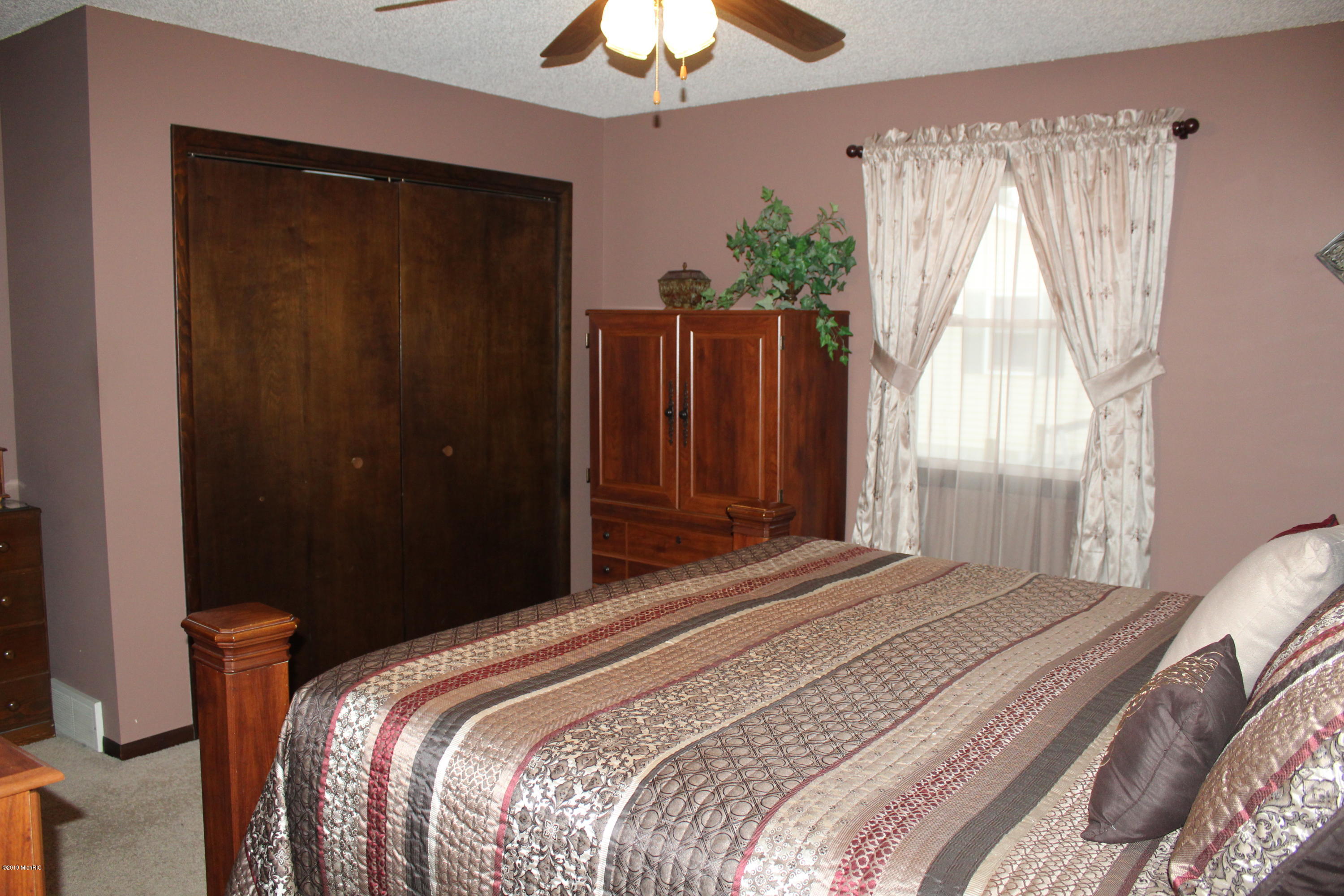 2107 North Sheridan Road Muskegon, MI 49445 - Photo 9 of 16 IMG_0523