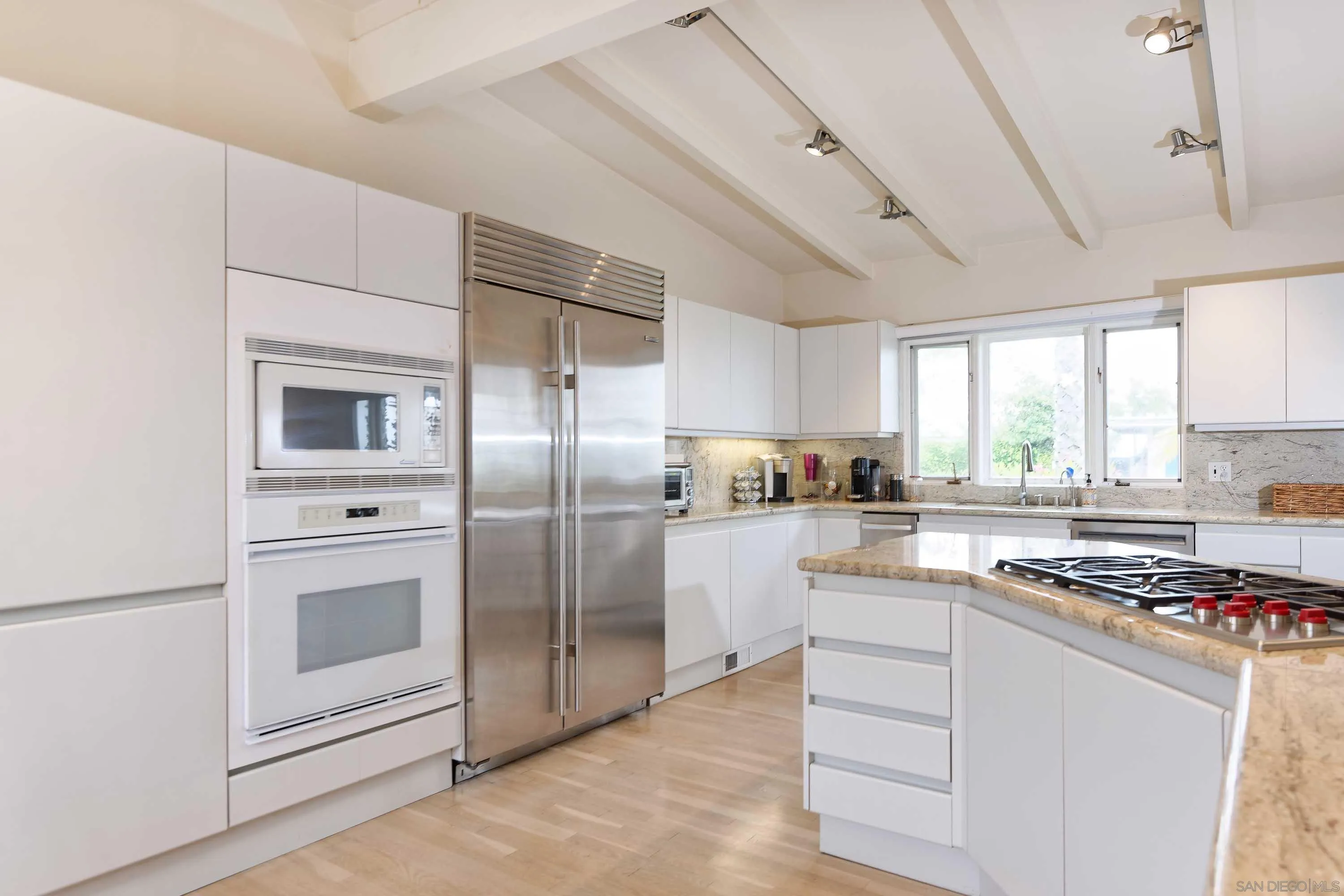7231 Rue Michael La Jolla, CA 92037 - Photo 8 of 26