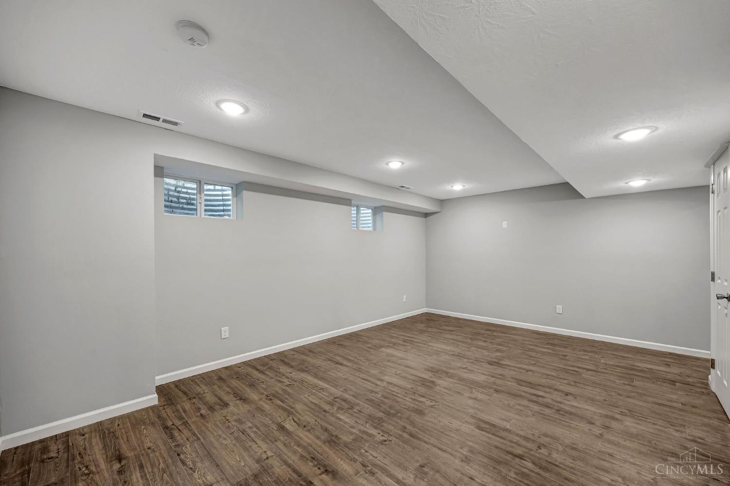 5143 Camargo Road Cincinnati, OH 45227 - Photo 22 of 49