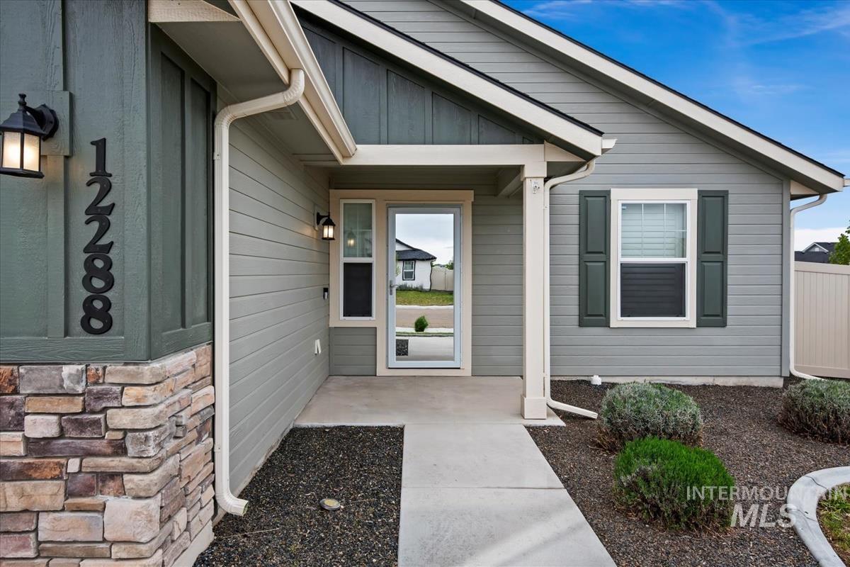 12288 Varga Street Caldwell, ID 83607 - Photo 2 of 32