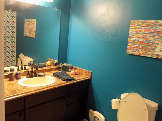 523 Ariel Avenue Foley, AL 36535 - Photo 7 of 15 Guest Bathroom