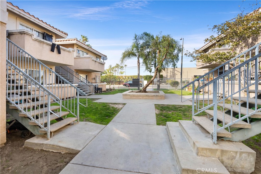 875 North Olive Street Orange, CA 92867 - Photo 3 of 13