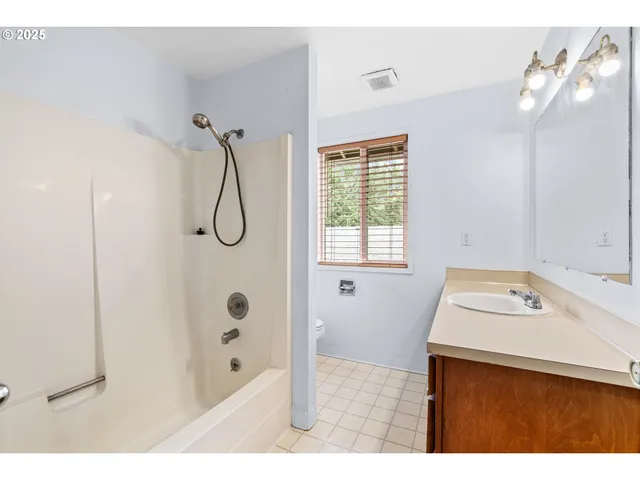 $230,000 | 5304 Northeast 84th Loop, Unit 16, Vancouver, WA 98662