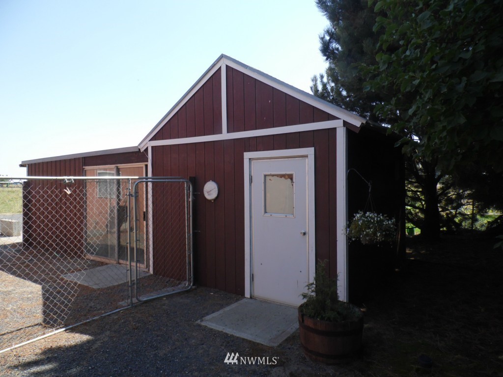 1687 West Gillis Road Othello, WA 99344 - Photo 5 of 20