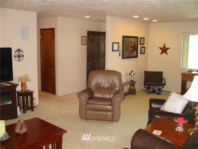 1687 West Gillis Road Othello, WA 99344 - Photo 9 of 20