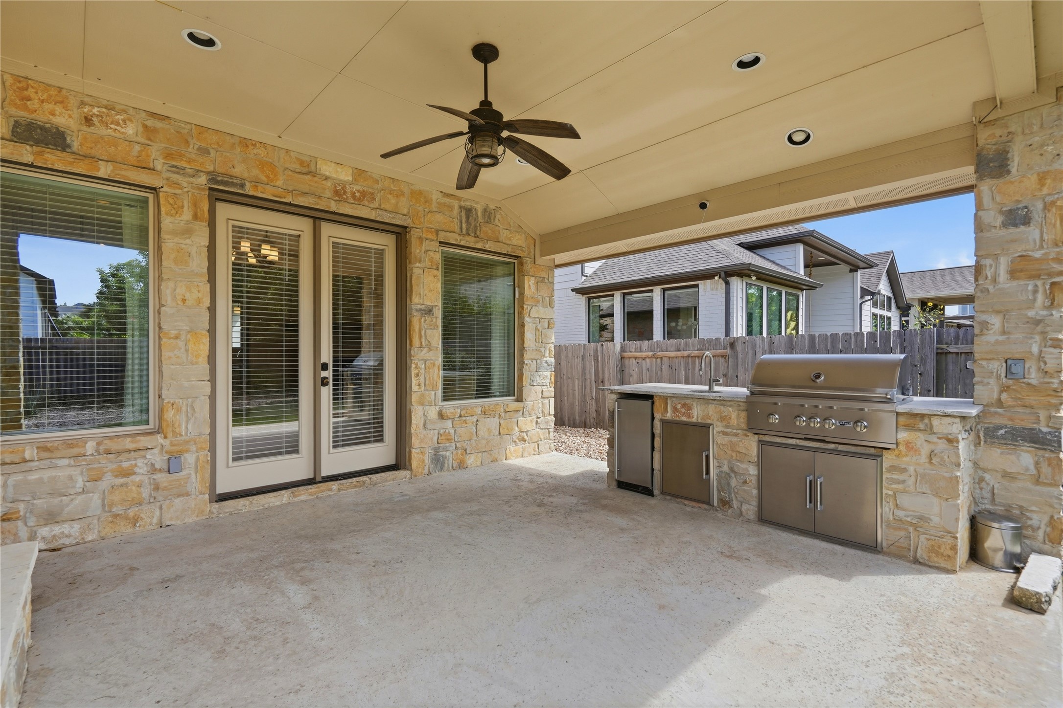 70 Santa Maria Street Georgetown, TX 78628 - Photo 7 of 35