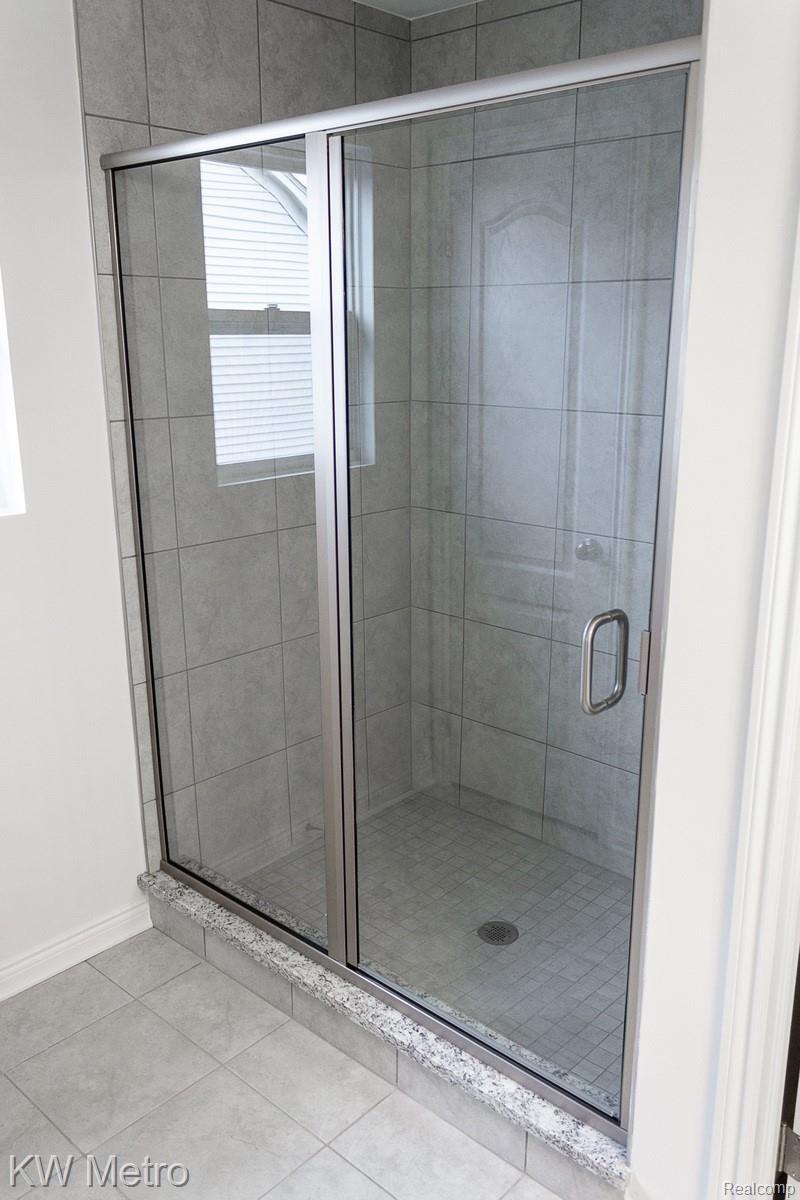 30712 Bradmore Road Warren, MI 48092 - Photo 12 of 17 Dawson Example Master Shower with Door Option