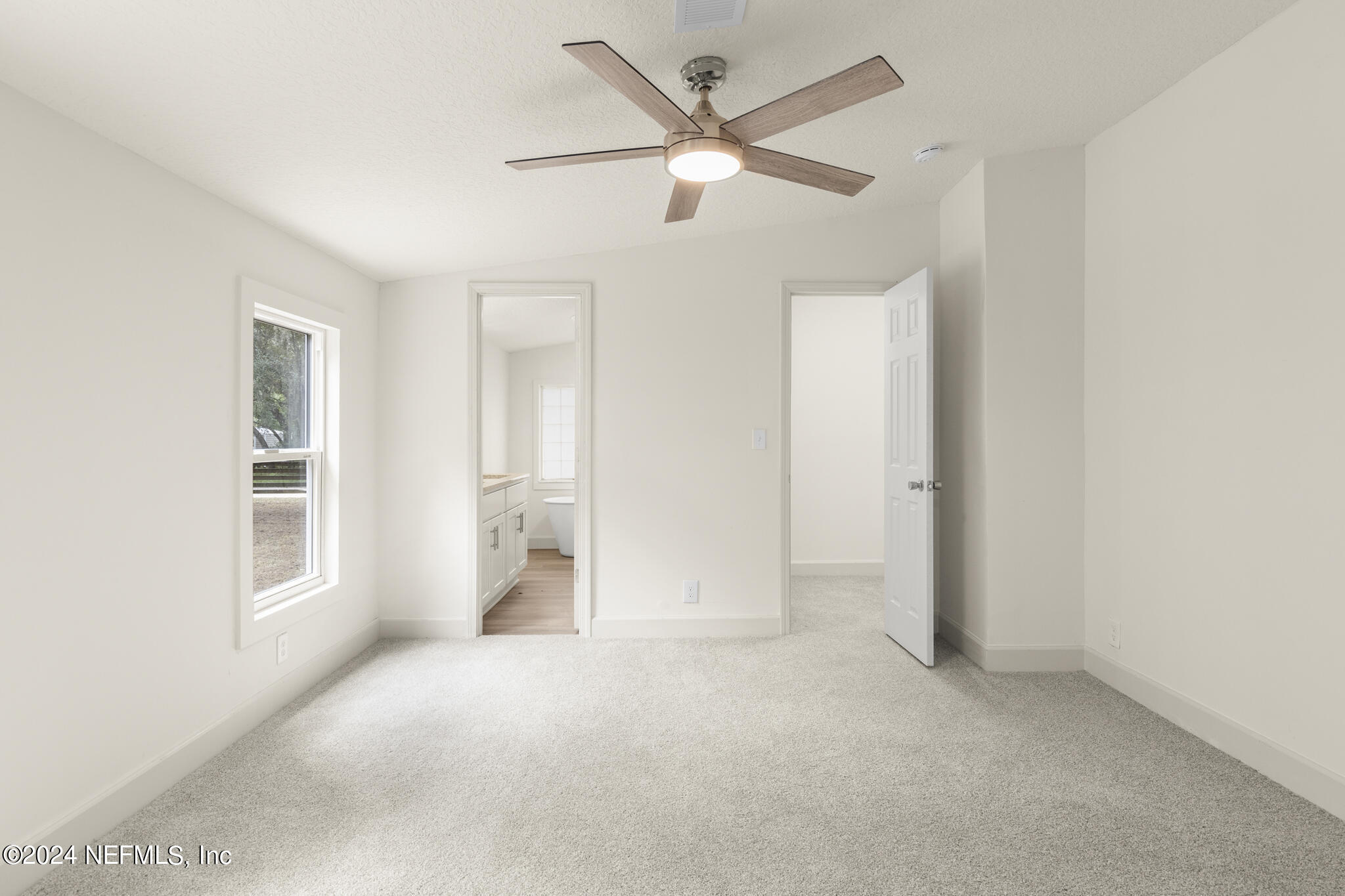 135 Sand Lake Road Interlachen, FL 32148 - Photo 13 of 53 135 Sand Lakes Dr-012-07192024