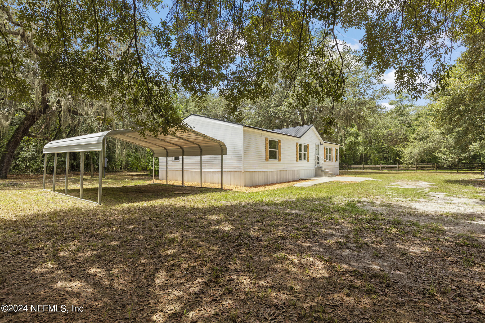 135 Sand Lake Road Interlachen, FL 32148 - Photo 30 of 53 135 Sand Lakes Dr-041-07192024