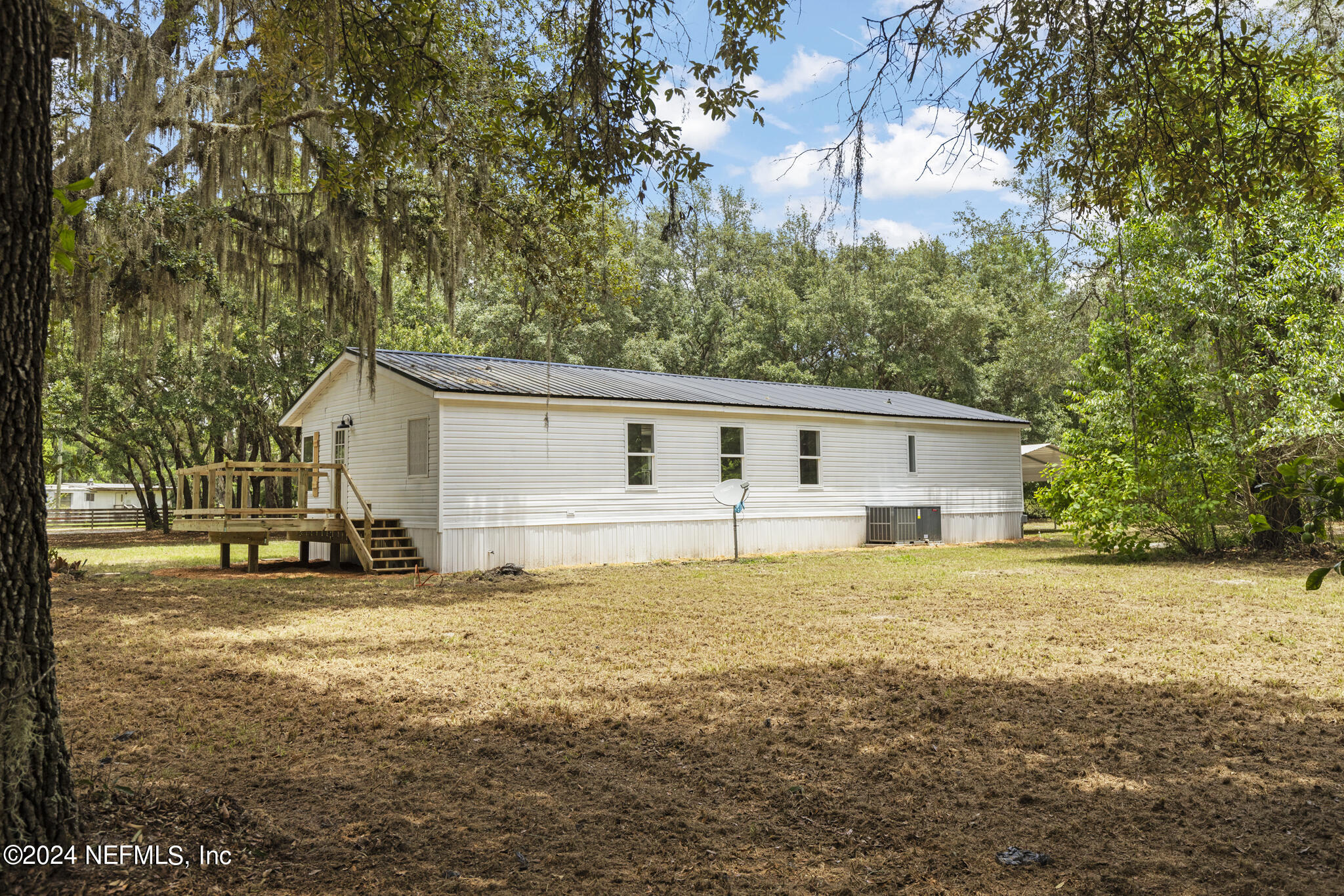 135 Sand Lake Road Interlachen, FL 32148 - Photo 36 of 53 135 Sand Lakes Dr-037-07192024
