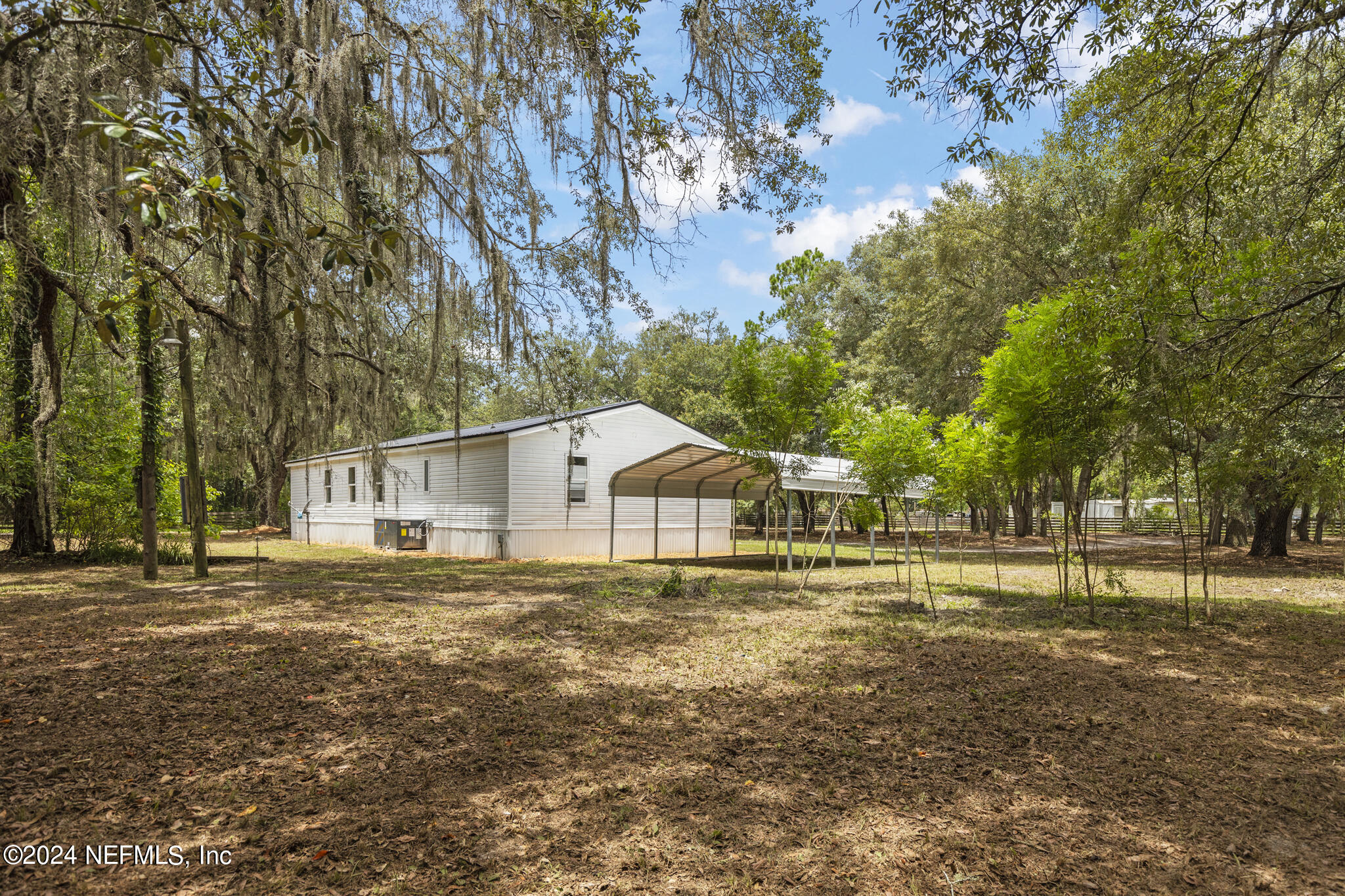 135 Sand Lake Road Interlachen, FL 32148 - Photo 39 of 53 135 Sand Lakes Dr-040-07192024