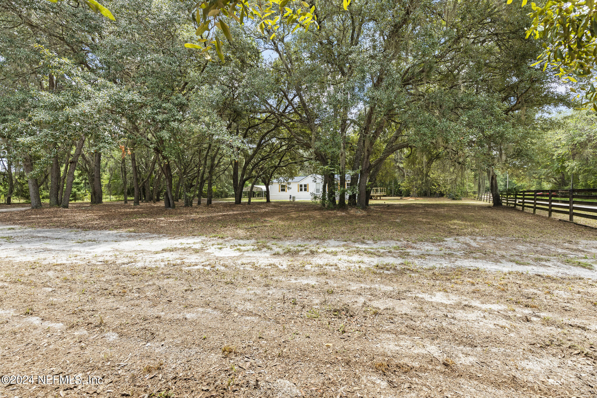 135 Sand Lake Road Interlachen, FL 32148 - Photo 42 of 53 135 Sand Lakes Dr-033-07192024