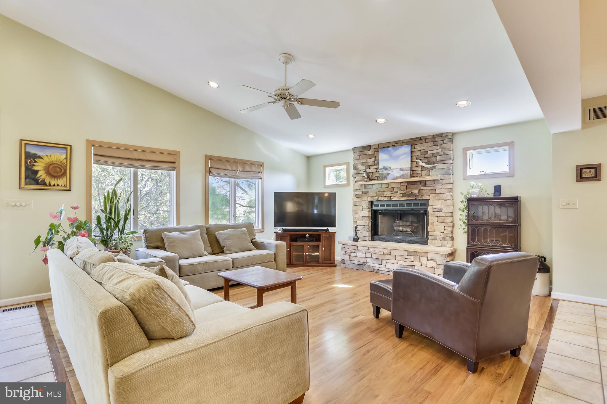 13701 Alderton Road Silver Spring, MD 20906 - Photo 3 of 59