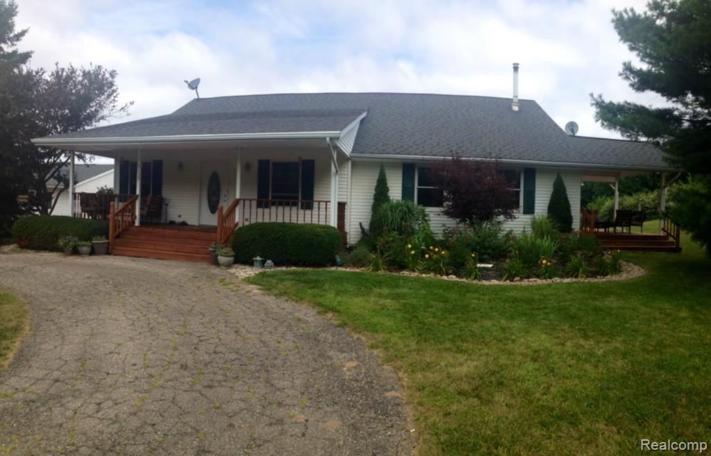 5130 Fenton Road Fenton, MI 48430 - Photo 2 of 63 image (2).jpg