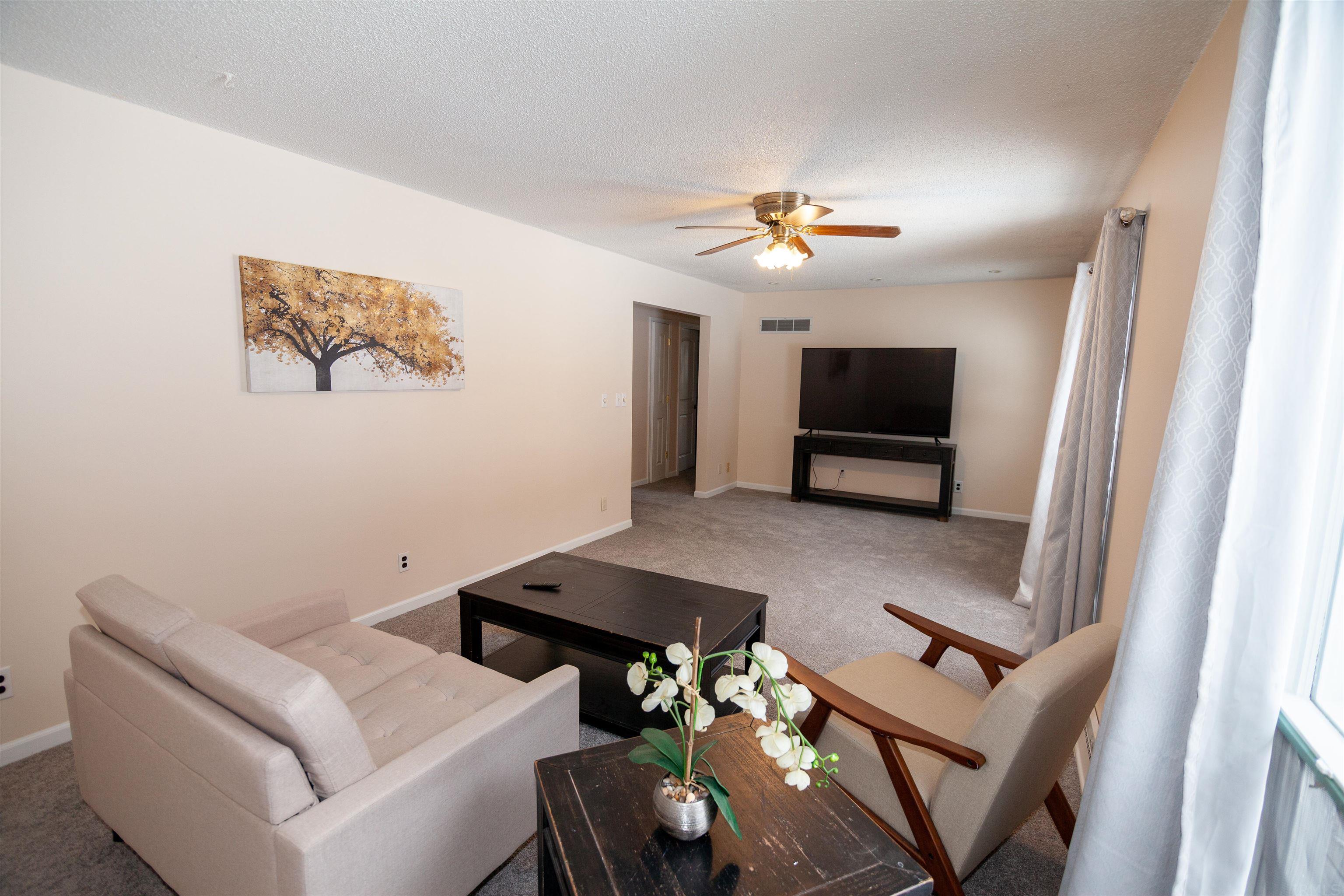 4607 South Country Club Road Warsaw, IN 46580 - Photo 4 of 28