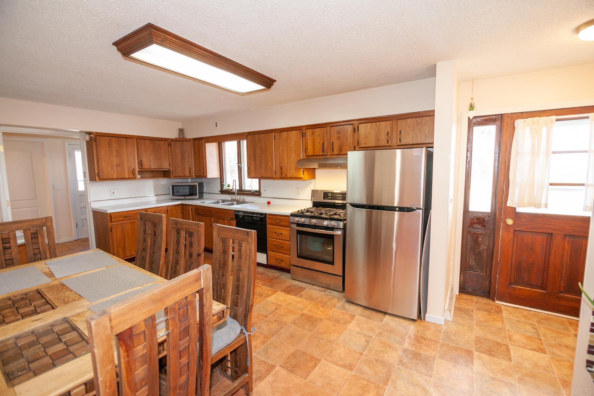 4607 South Country Club Road Warsaw, IN 46580 - Photo 5 of 28