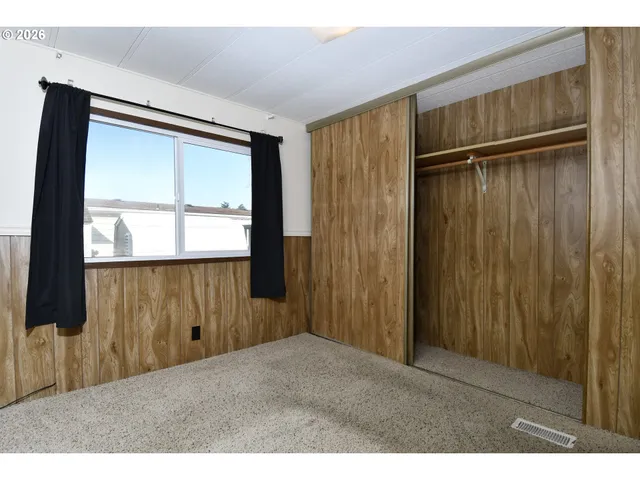 $99,000 | 900 Northeast Francis Avenue, Gresham, OR 97030