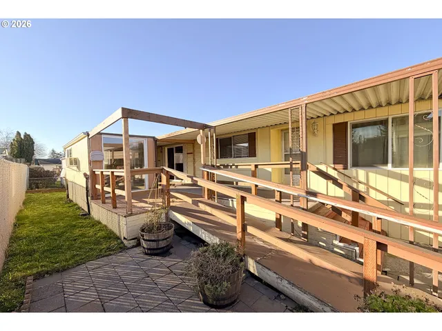 $99,000 | 900 Northeast Francis Avenue, Gresham, OR 97030