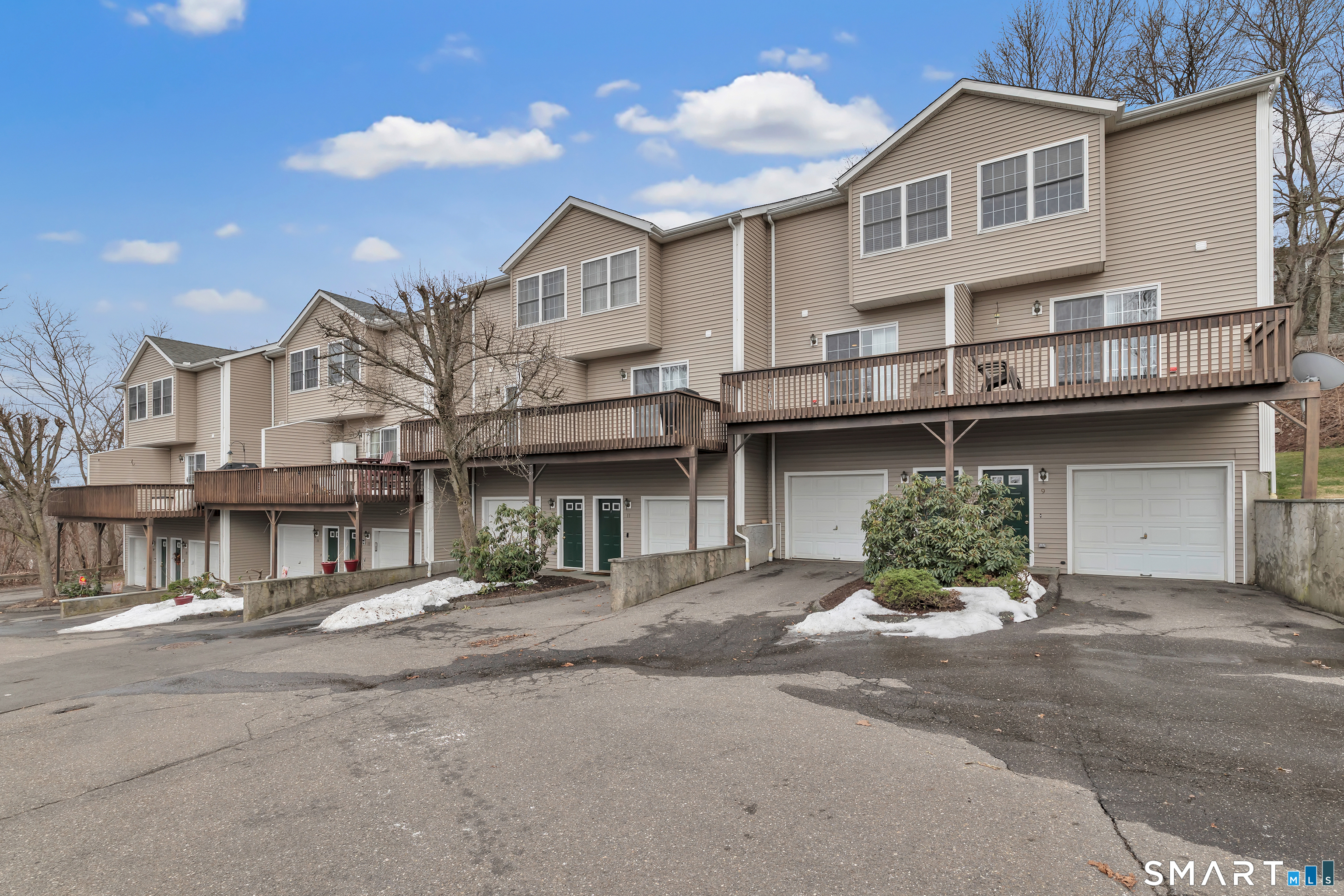 39 Coram Road, Unit 10 Shelton, CT 06484 - Photo 2 of 37