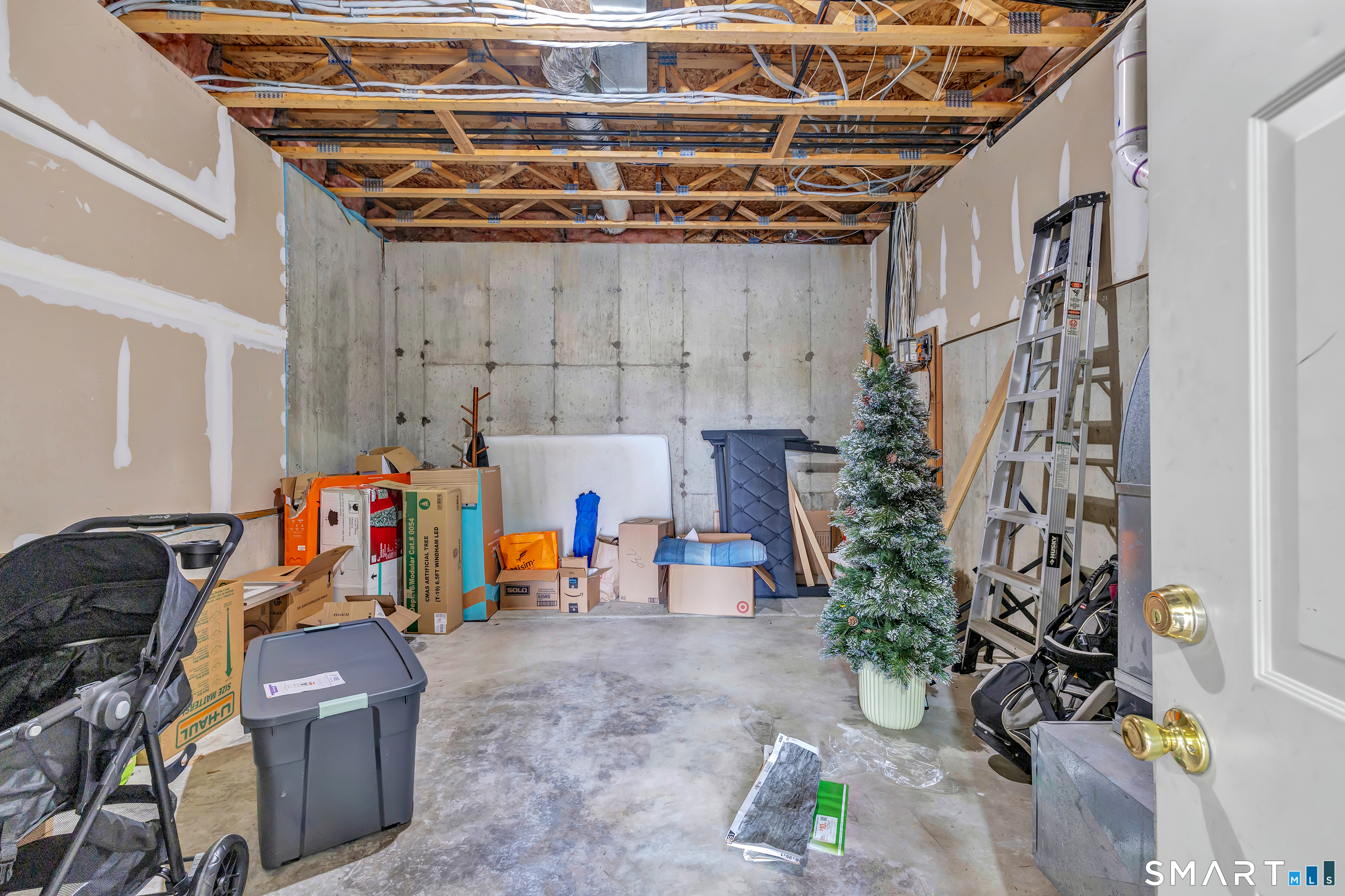 39 Coram Road, Unit 10 Shelton, CT 06484 - Photo 27 of 37