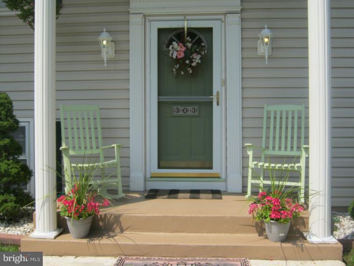 303 Deerfield Road Newark, DE 19713 - Photo 3 of 24 Exterior Front