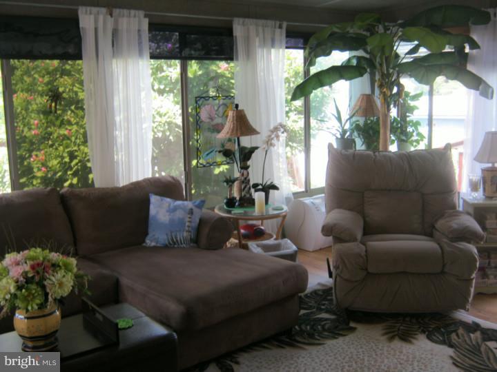 303 Deerfield Road Newark, DE 19713 - Photo 8 of 24 Sun Room