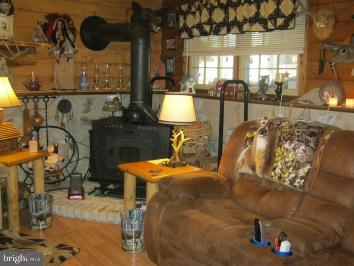 303 Deerfield Road Newark, DE 19713 - Photo 10 of 24 Family Room