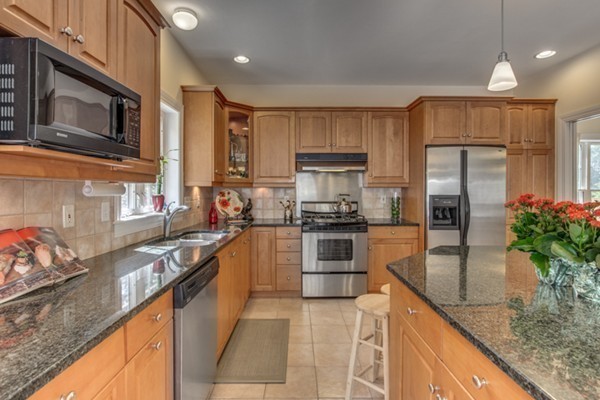 65 Sunset Road Winchester, MA 01890 - Photo 9 of 30 Gallery Image 9