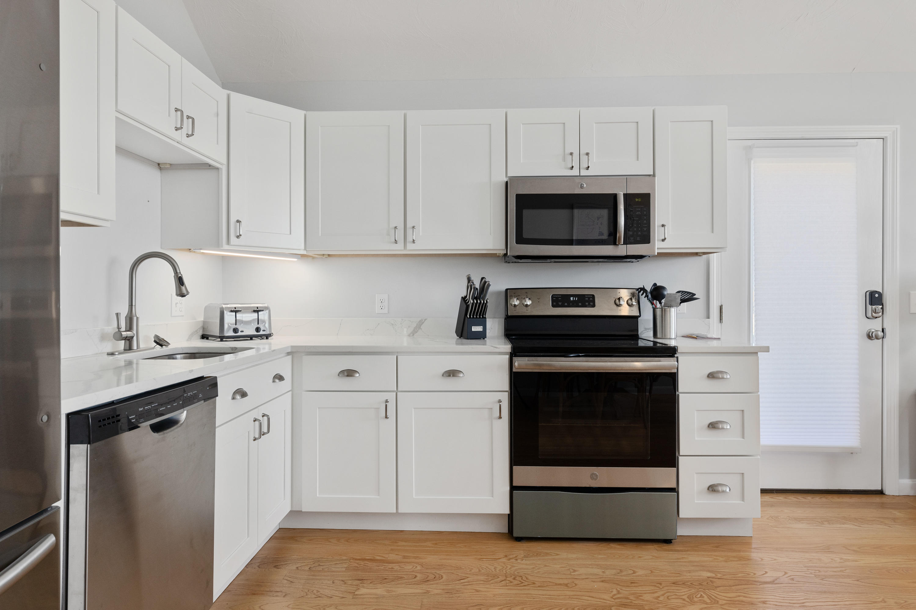497 Shore Road, Unit 6 Truro, MA 02666 - Photo 12 of 40 497ShoLR-11