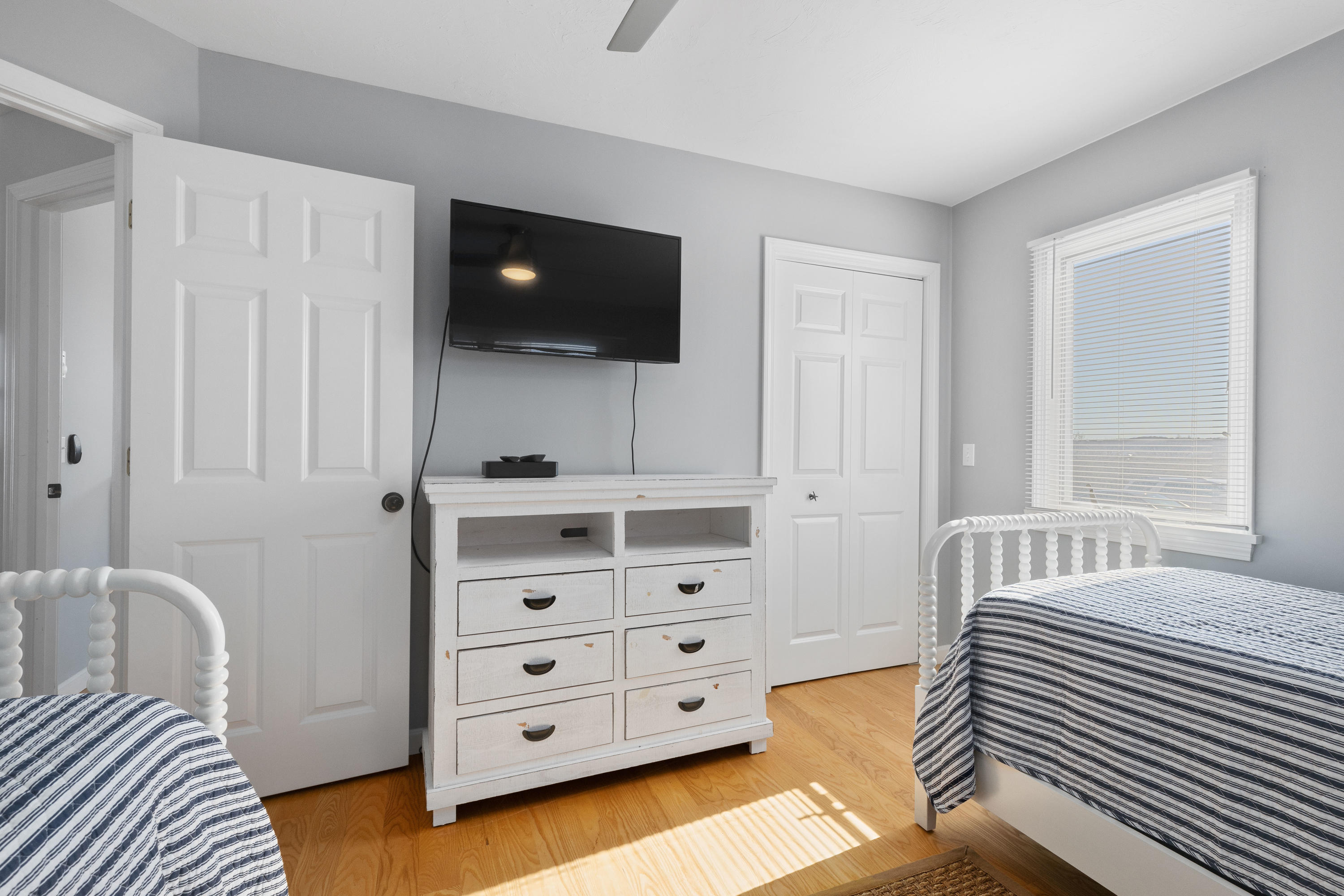 497 Shore Road, Unit 6 Truro, MA 02666 - Photo 14 of 40 497ShoLR-13