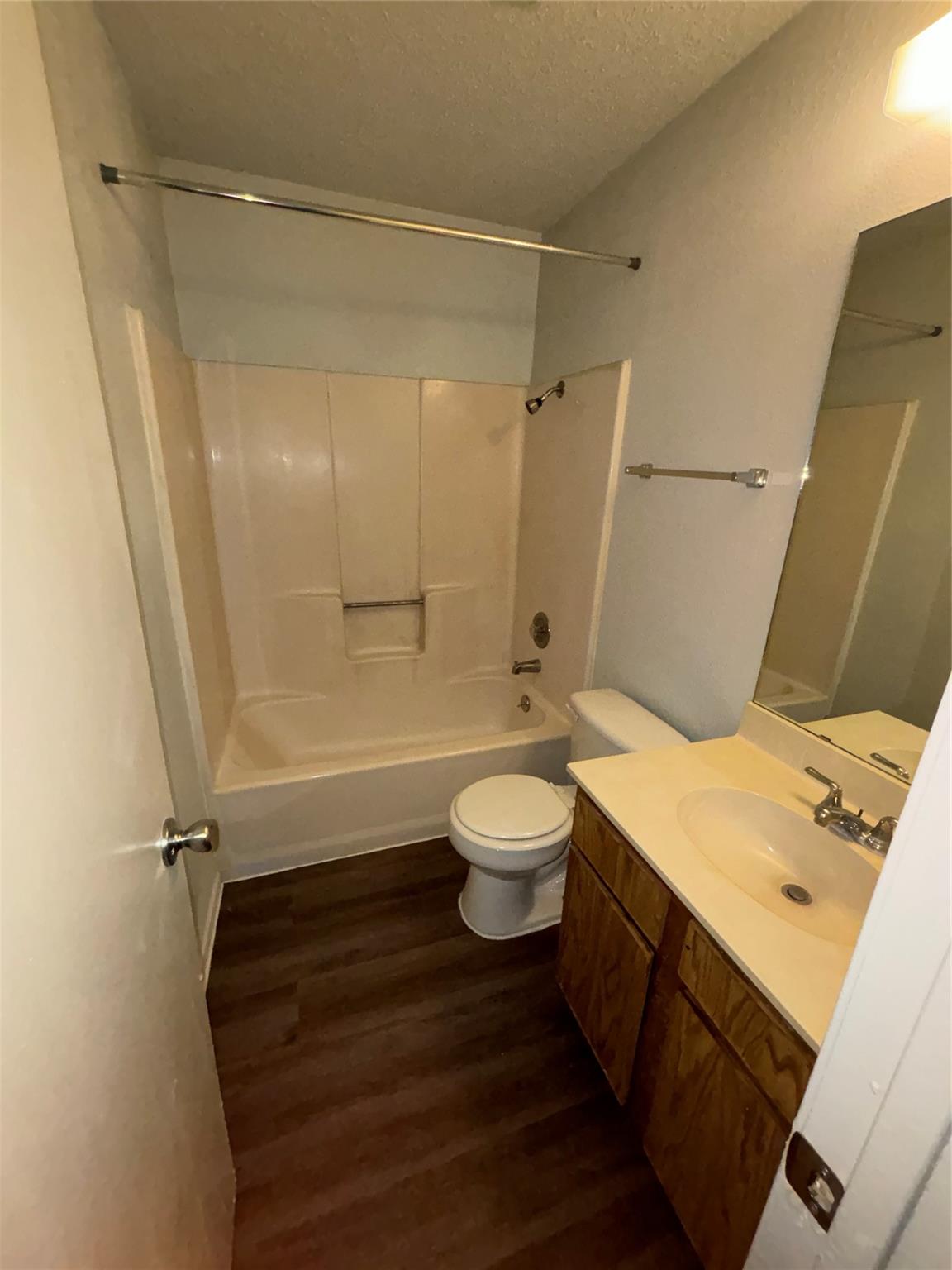 2033 Redwing Way Round Rock, TX 78664 - Photo 11 of 13 Bathroom