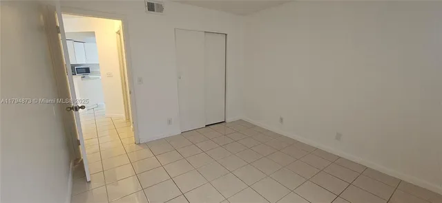 $2,000 | 9001 Wiles Road, Unit 1033, Coral Springs, FL 33067