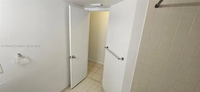 $2,000 | 9001 Wiles Road, Unit 1033, Coral Springs, FL 33067