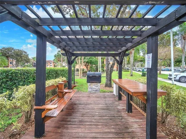 $2,000 | 9001 Wiles Road, Unit 1033, Coral Springs, FL 33067