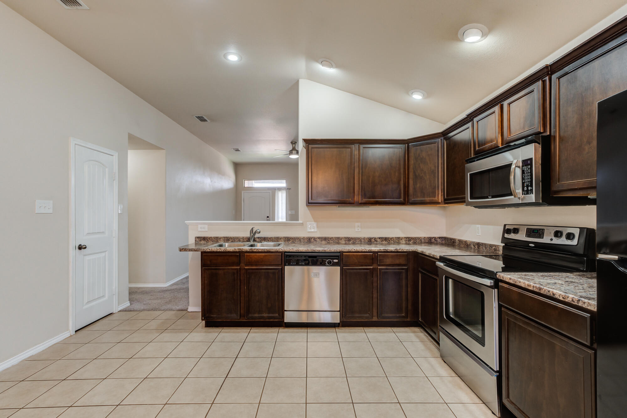 6925 95th Street Lubbock, TX 79424 - Photo 11 of 26 DSC01237_38_39_40_41
