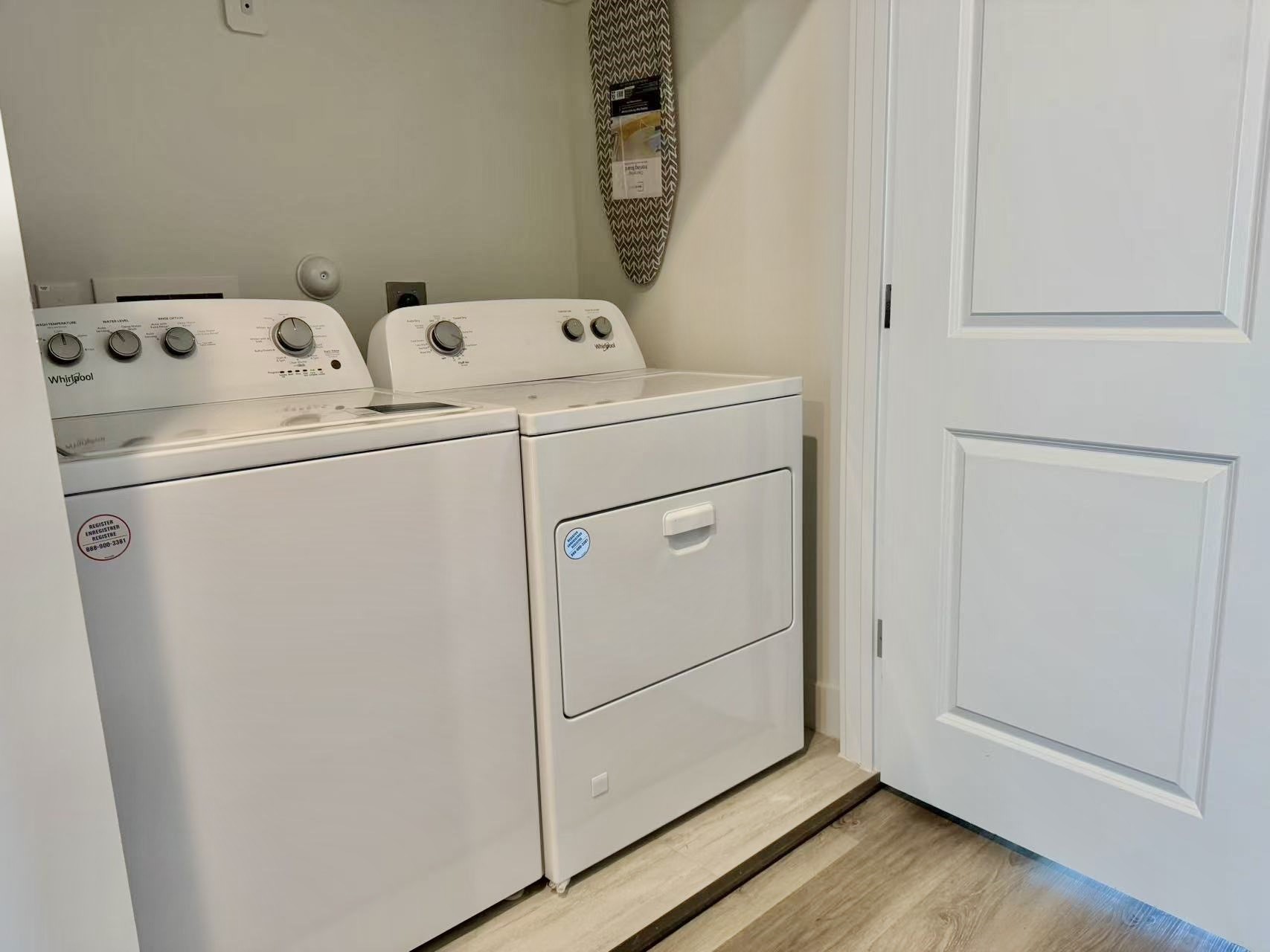 1254 North Post Oak Road, Unit B Houston, TX 77055 - Photo 20 of 25 a utility room with dryer and washer