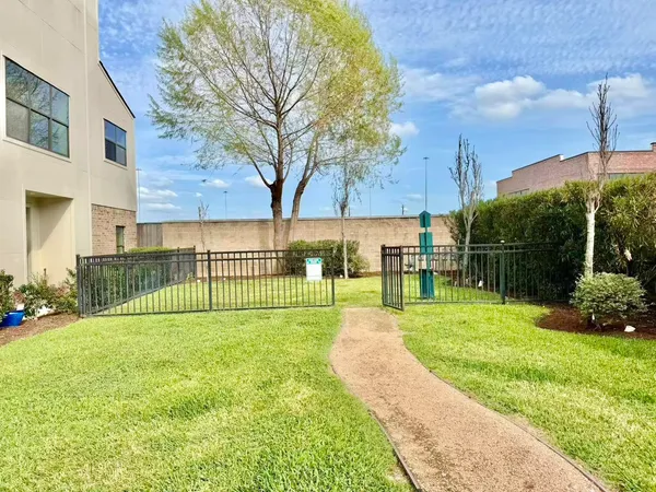 $3,500 | 1254 North Post Oak Road, Unit B, Houston, TX 77055