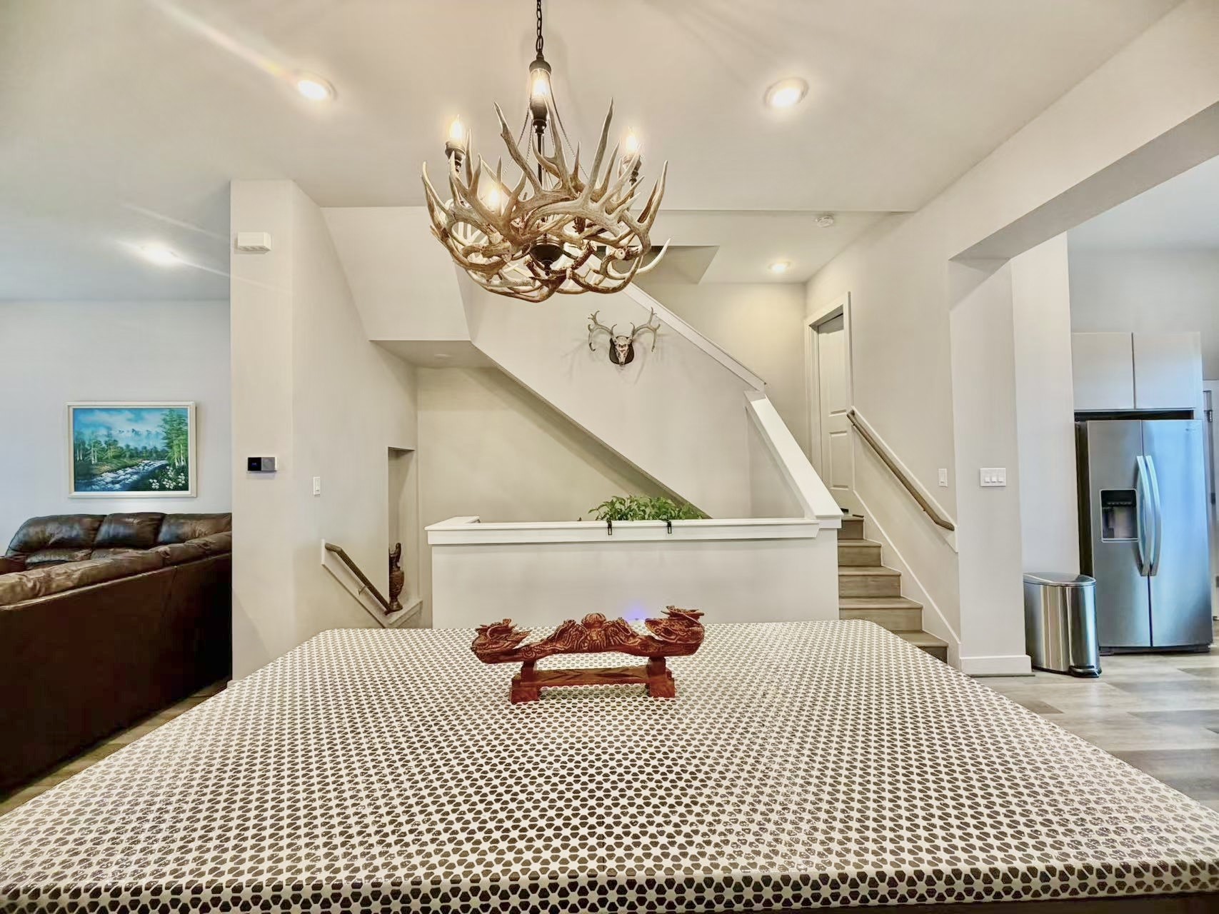 1254 North Post Oak Road, Unit B Houston, TX 77055 - Photo 8 of 25 a view of entryway and kitchen