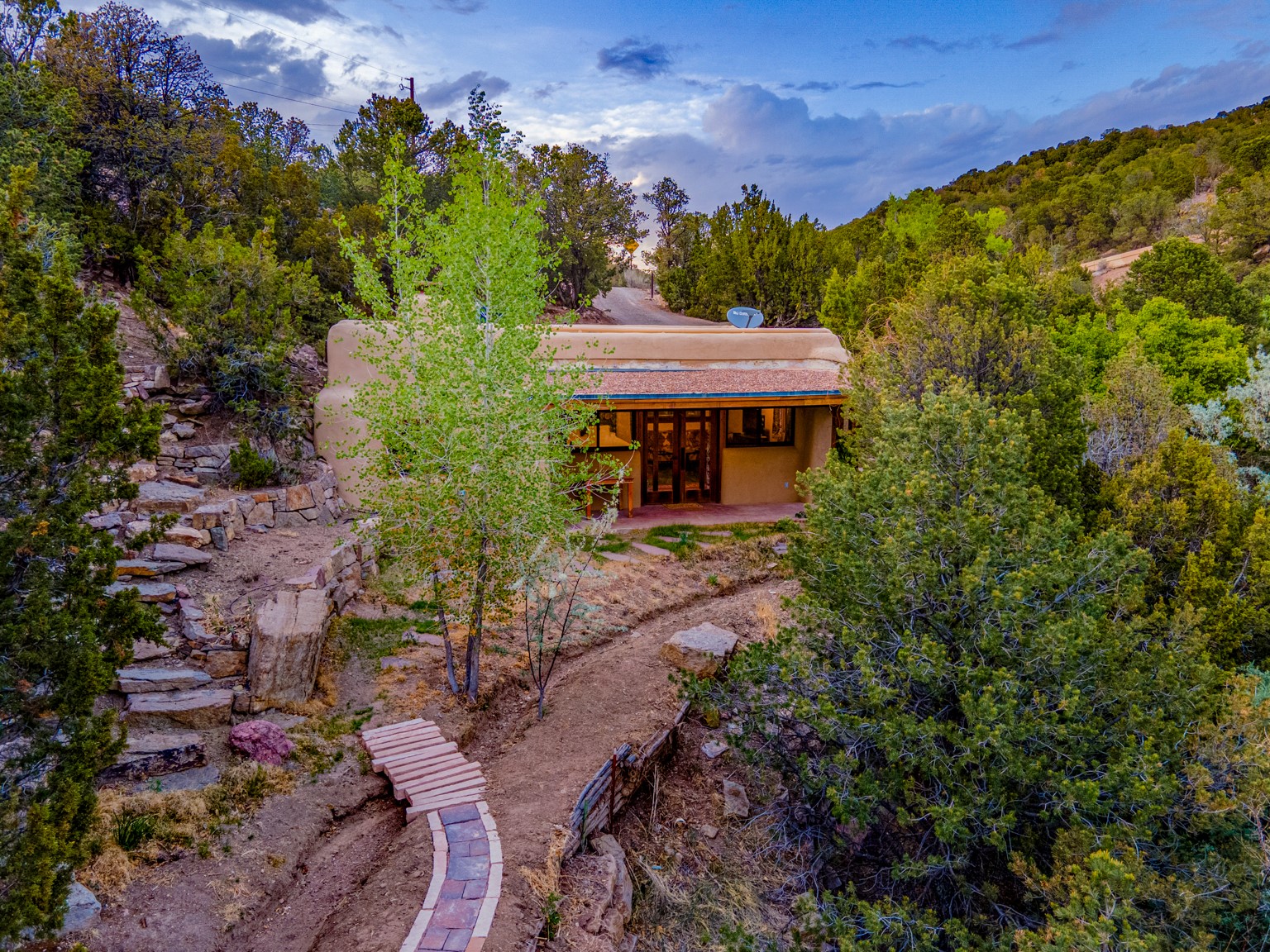 1564 Cerro Gordo Road Santa Fe, NM 87501 - Photo 49 of 53 Studio