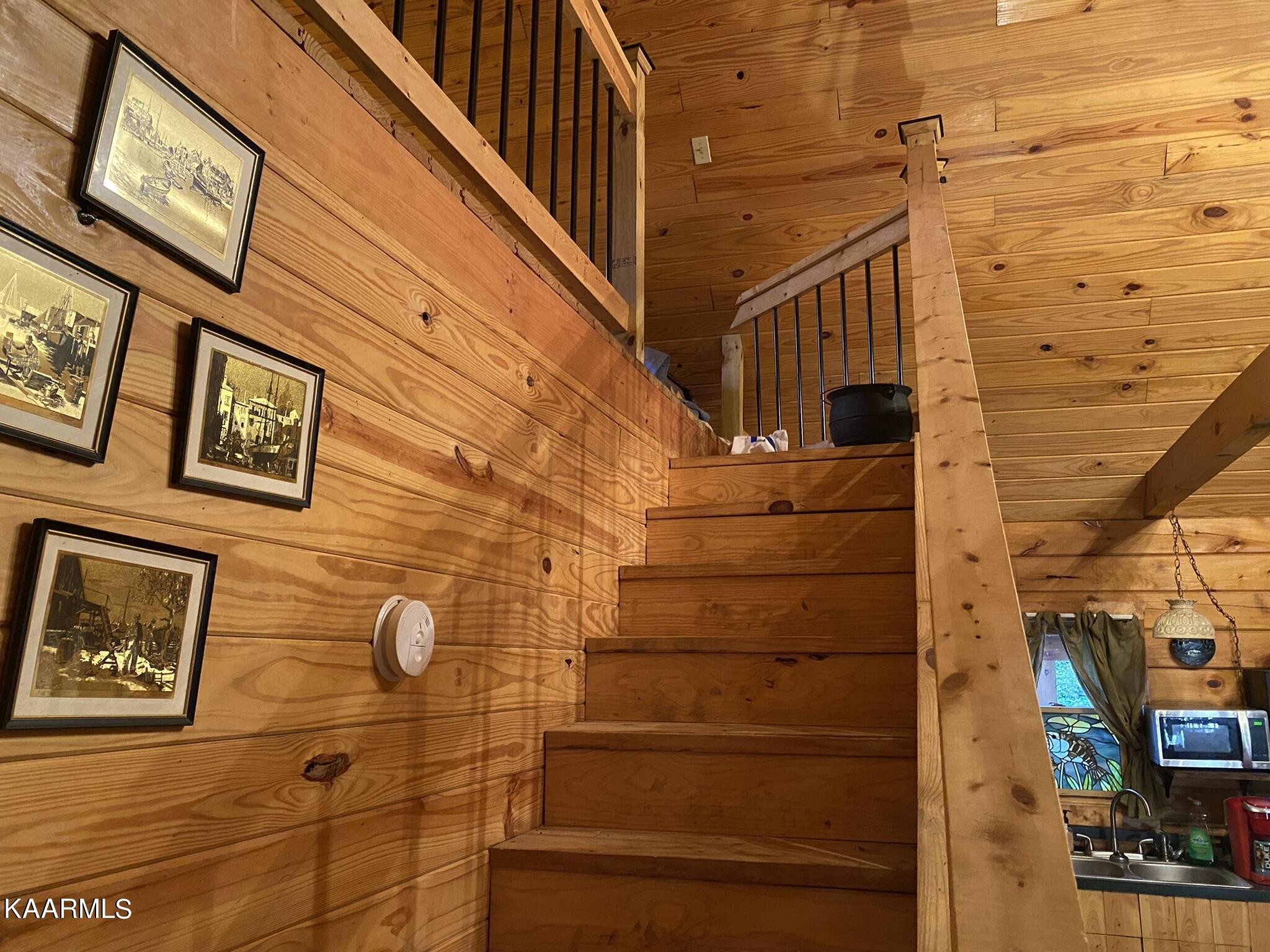 755 Compton Bottom Drive Jamestown, TN 38556 - Photo 17 of 24 a view of a pathway along a building