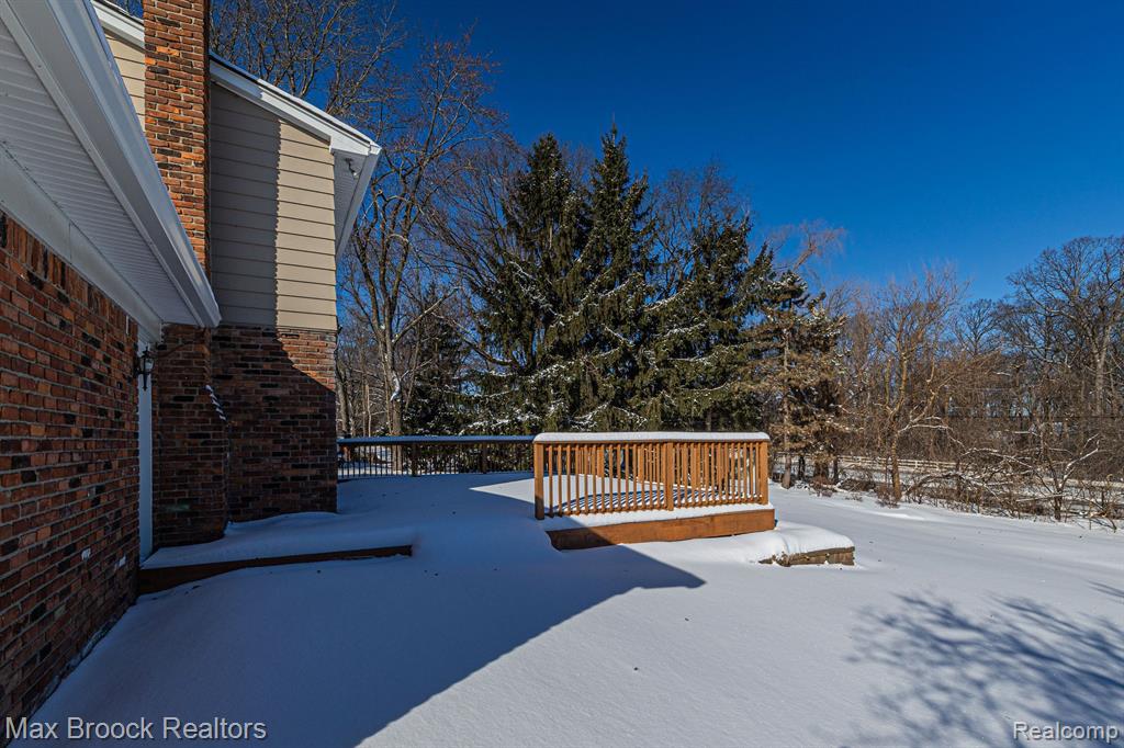 2528 Rambling Way Bloomfield Hills, MI 48302 - Photo 4 of 31