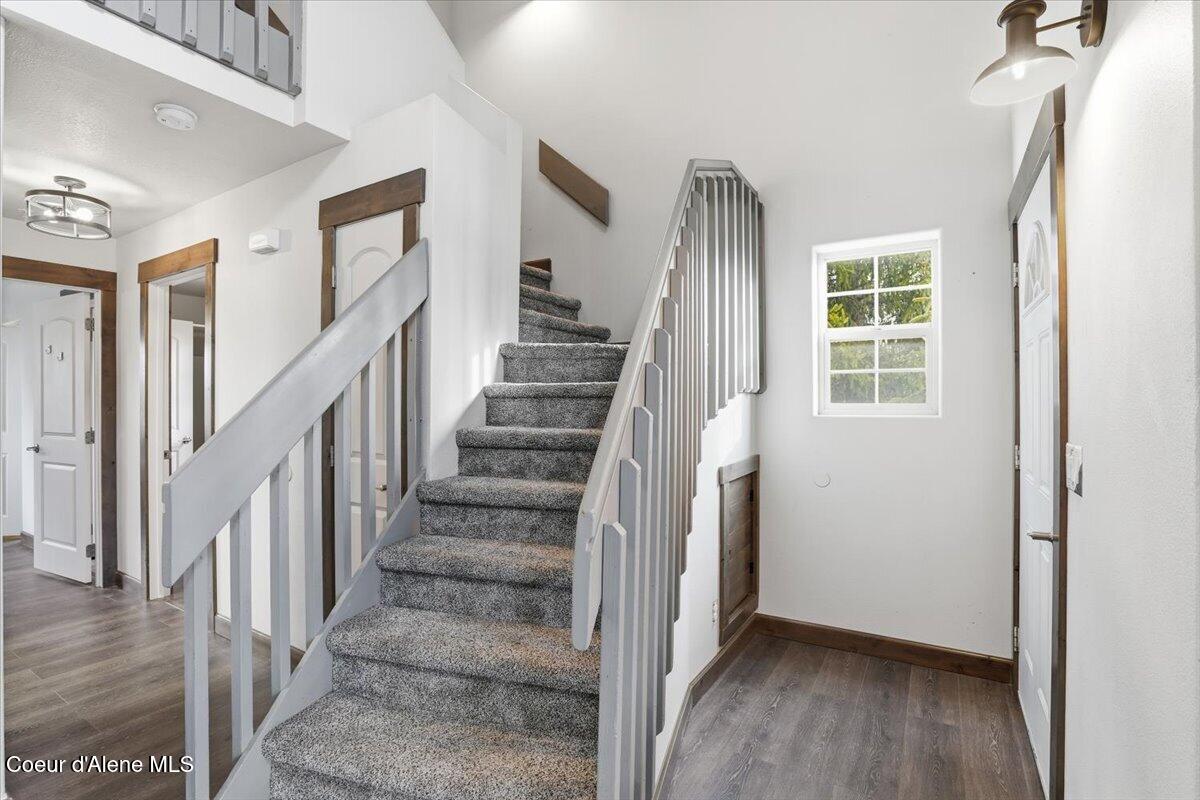848 Chase Road, Unit 205 Post Falls, ID 83854 - Photo 7 of 30 Front Entry by Stairs