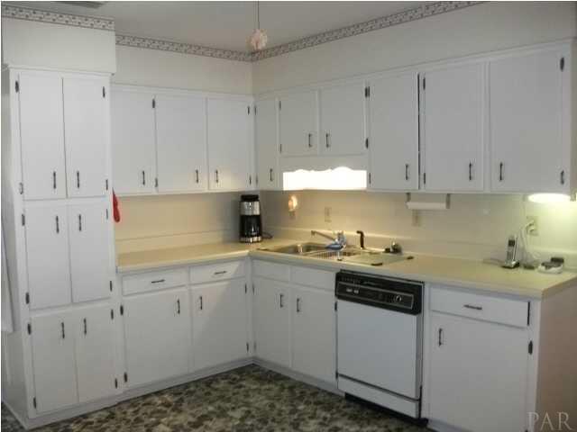 4020 Croydon Road Pensacola, FL 32514 - Photo 8 of 13 Kitchen
