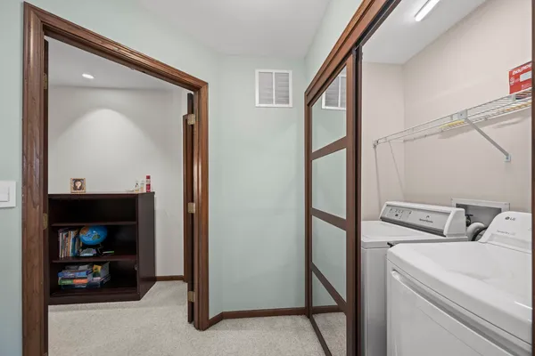 a view of utility room