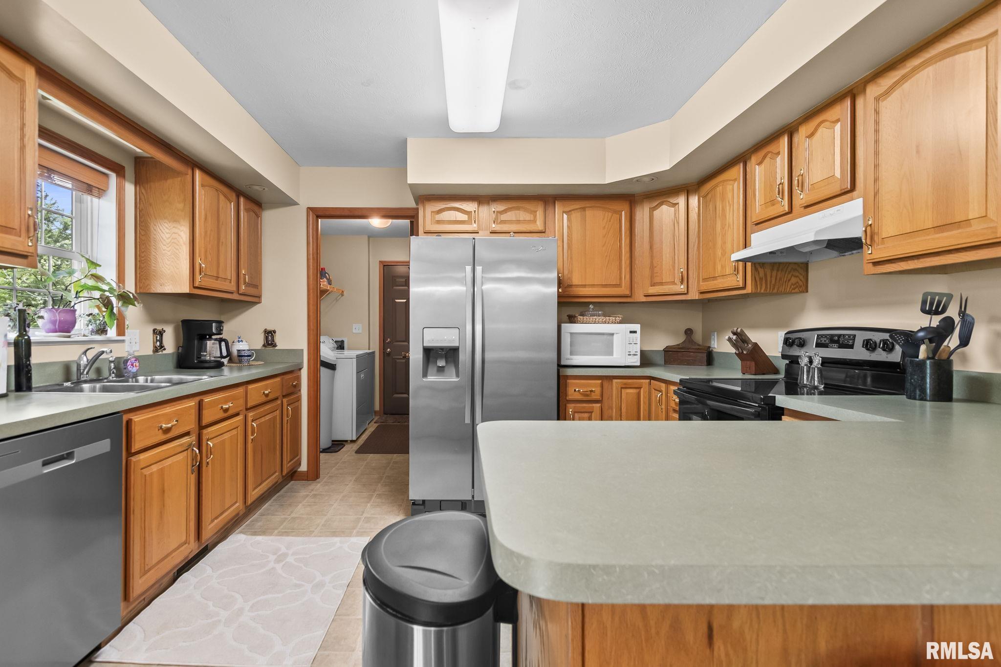 6175 Crows Mill Lane Springfield, IL 62712 - Photo 11 of 34