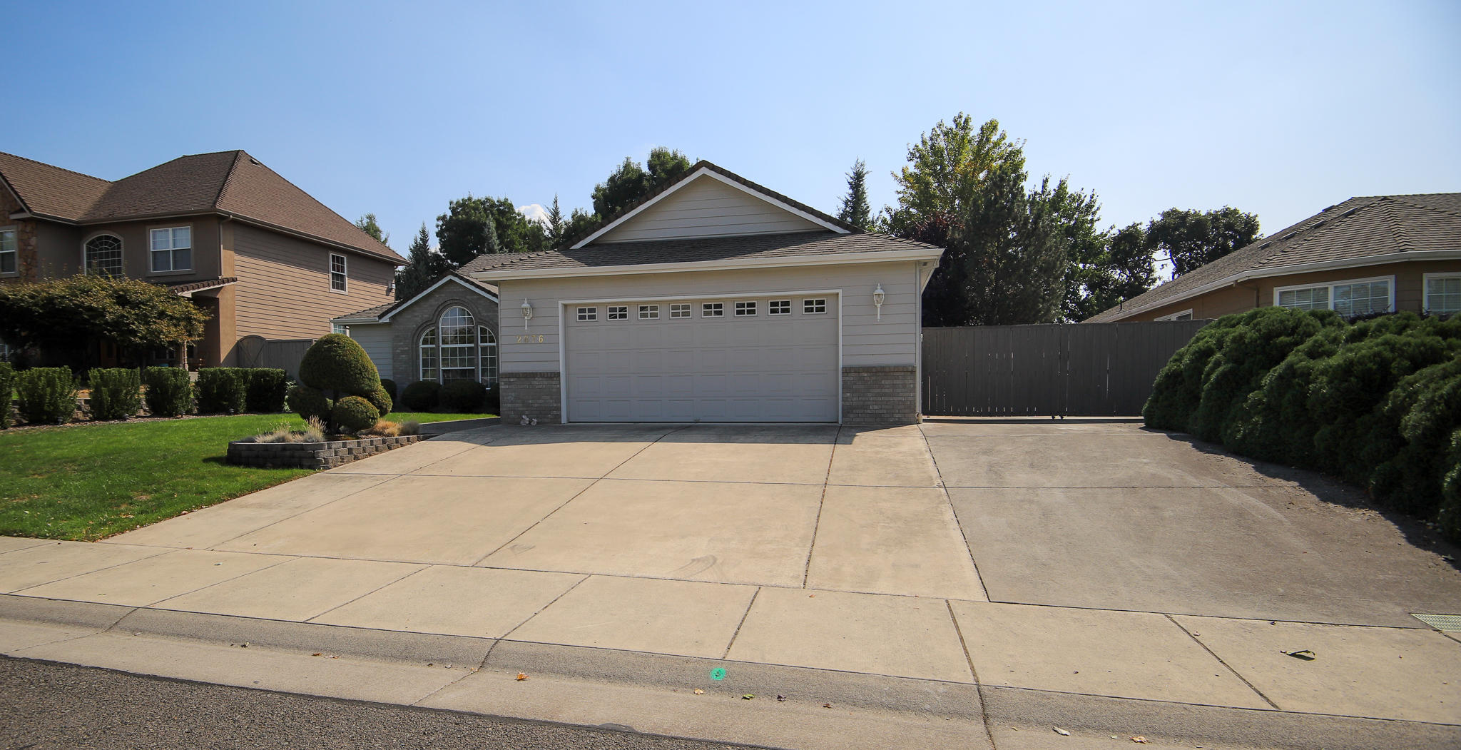 2876 Beebe Road Central Point, OR 97502 - Photo 2 of 34 a view of garage and yard