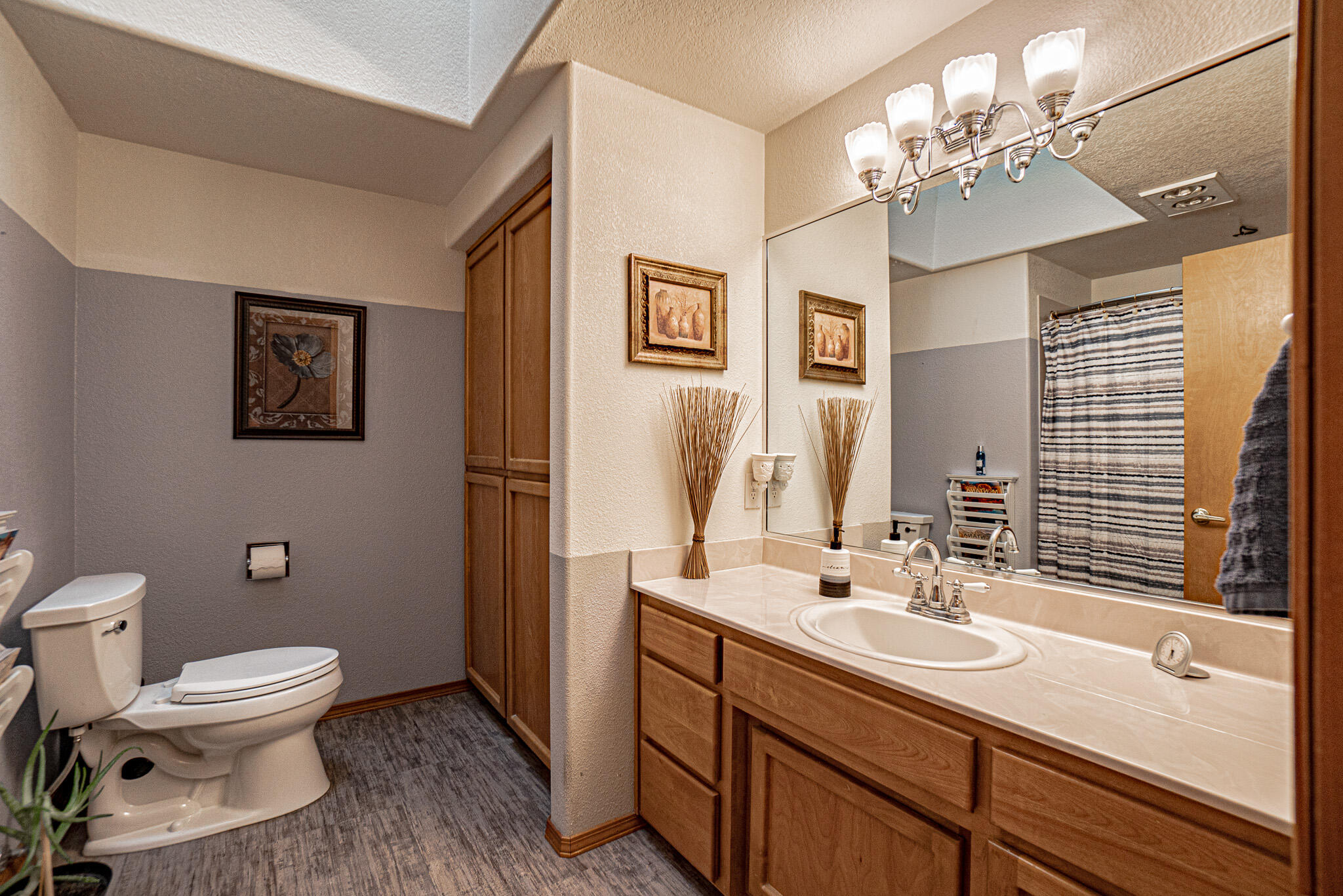 915 Amanda Way Central Point, OR 97502 - Photo 18 of 36 DSC02594-HDR