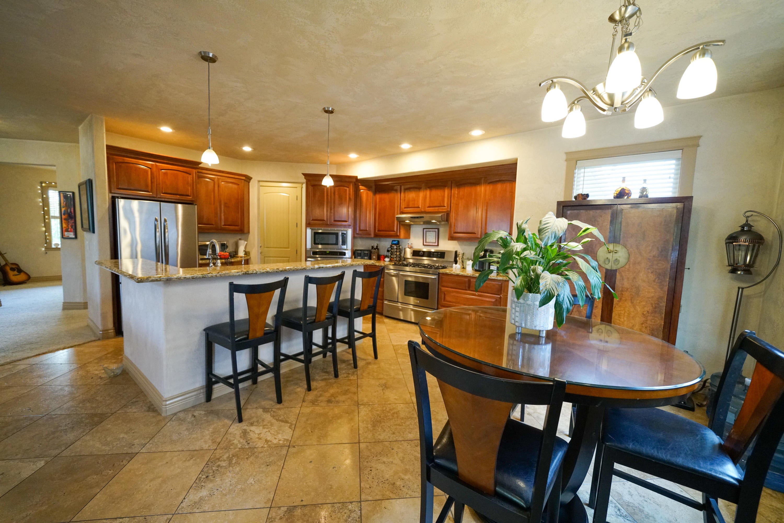 1961 Bluegrass Drive Central Point, OR 97502 - Photo 9 of 36 KITCHEN 001